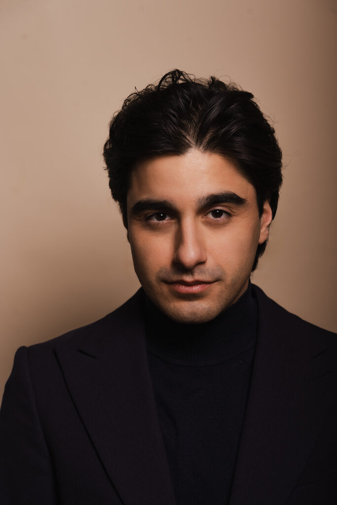 Atrin Madani — Pressefoto 3