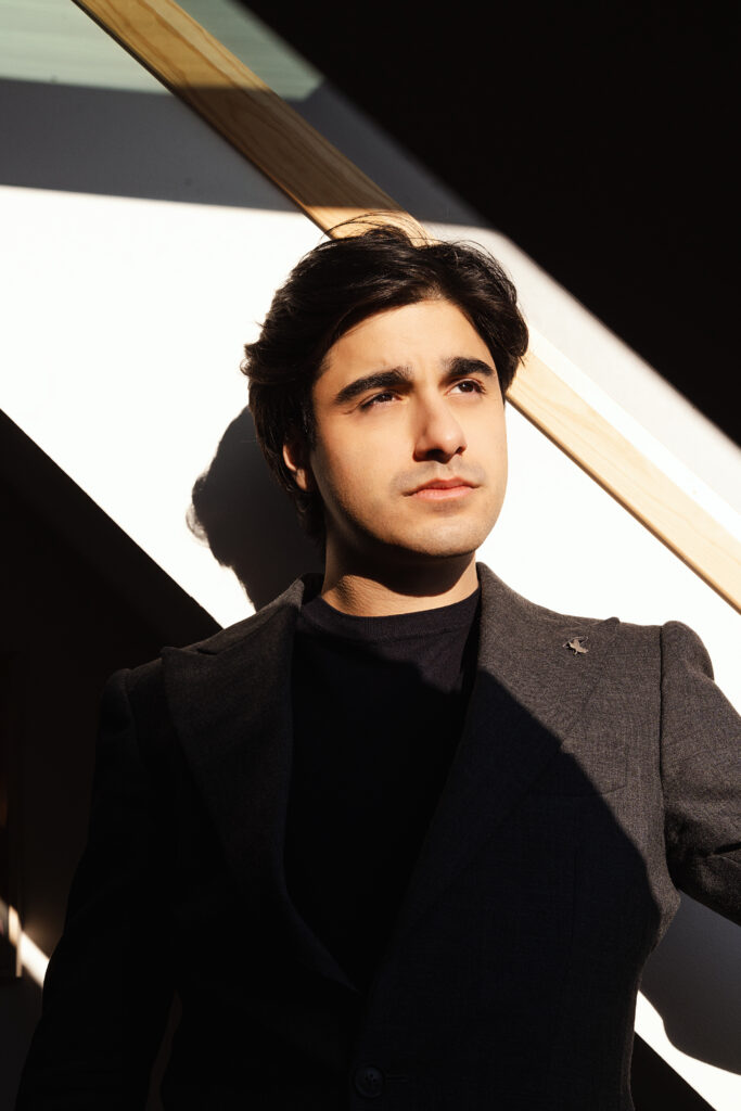 Atrin Madani — Pressefoto 4